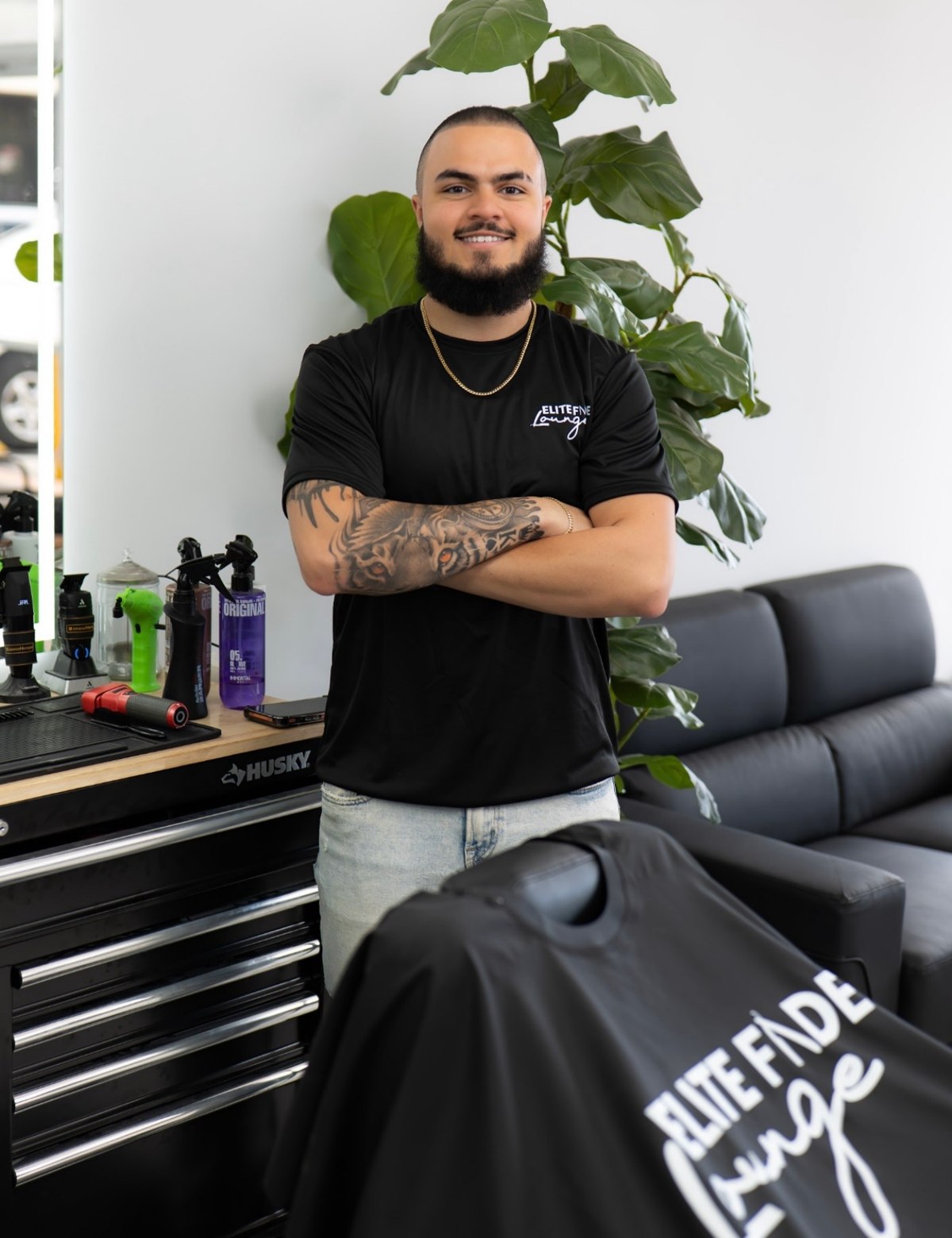 Cesar, barber at Elite Fade Lounge, aka Jaco